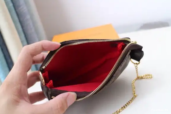 First bag ru VUITTON LOUIS POCHETTE MINI ACCESSOIRES 0625